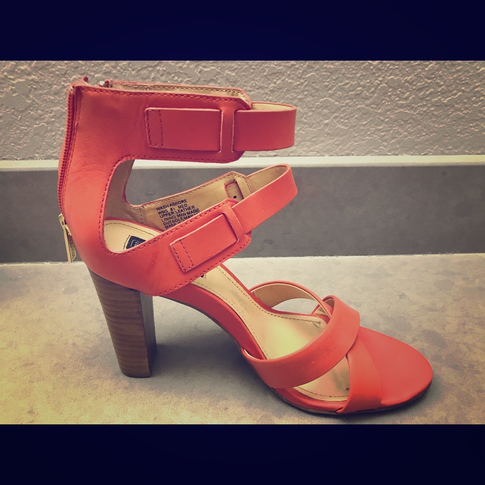 Kenneth Cole Reaction leather coral heels